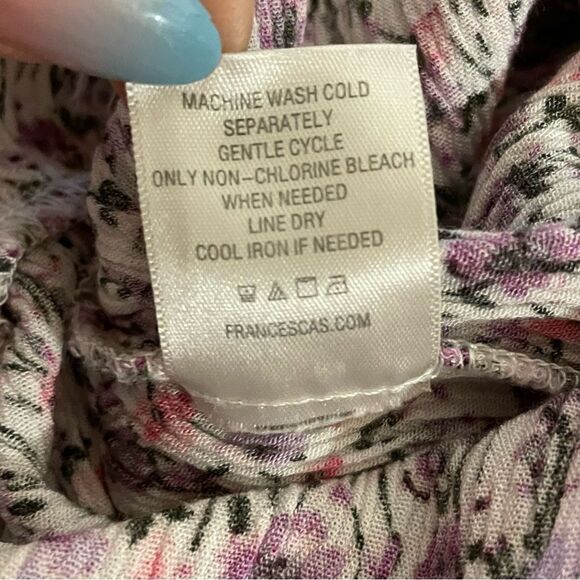 Francesca’s Mi Ami Floral Short Sleeve Short Romper Purple Pink White Size Large - Picture 14 of 14